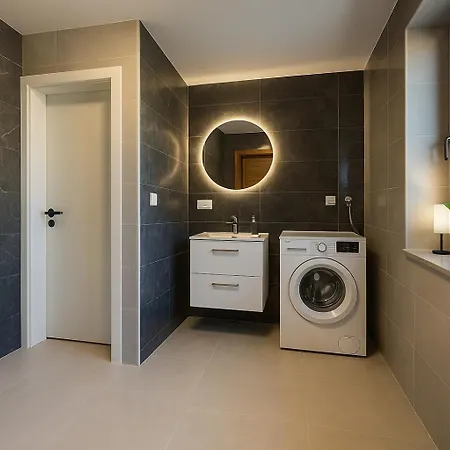 U Moni Apartment